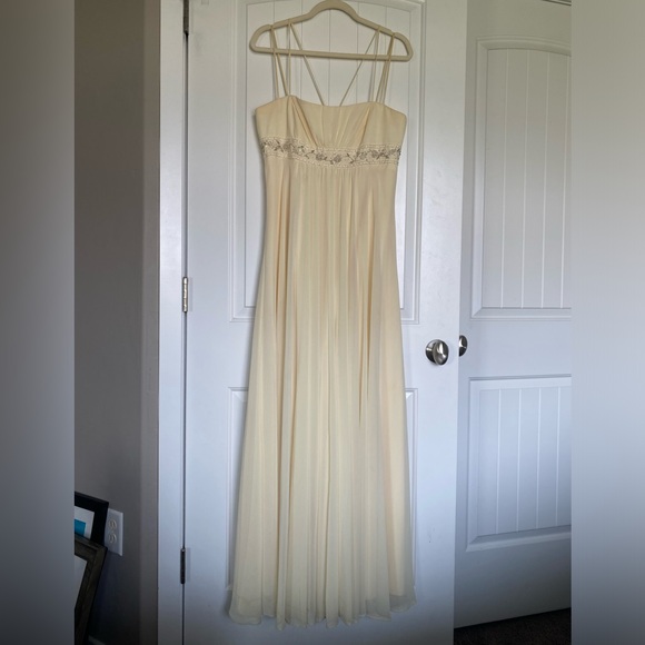 Light Yellow David’s Bridal Empire-Waist dress 00’s style - Picture 6 of 10